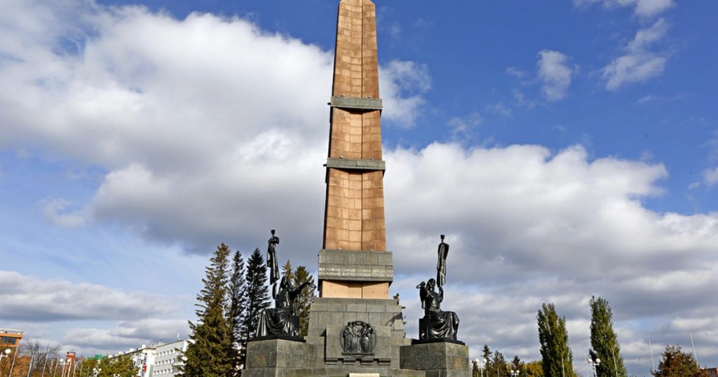 ВНЗМ не смог продлить договор на застройку квартала у монумента Дружбы