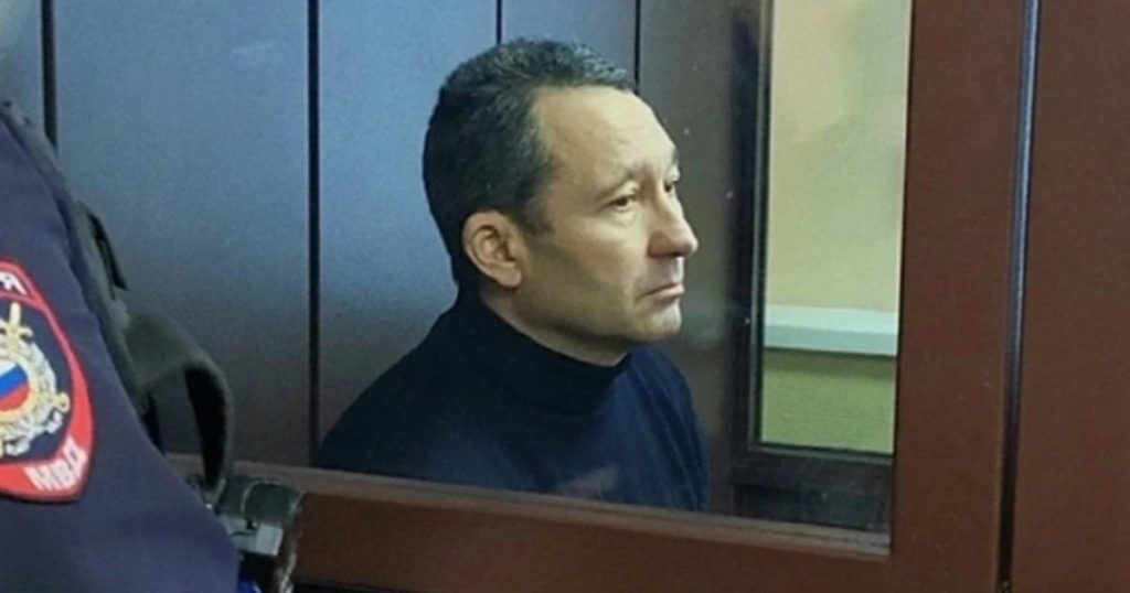 Экс-главу Мелеузовского района Башкирии будут судить за взятку квартирами