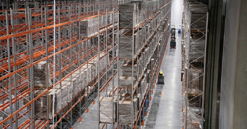 Хабиров выделил землю под проект расширения склада Ozon в Октябрьском