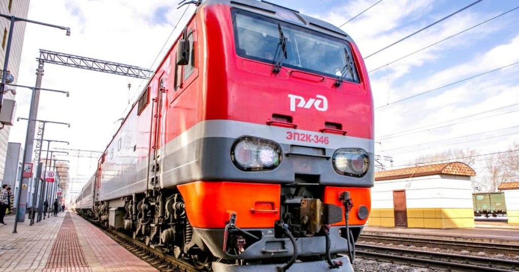 Поезд из Уфы задержали из-за падения беспилотника в Волгоградской области