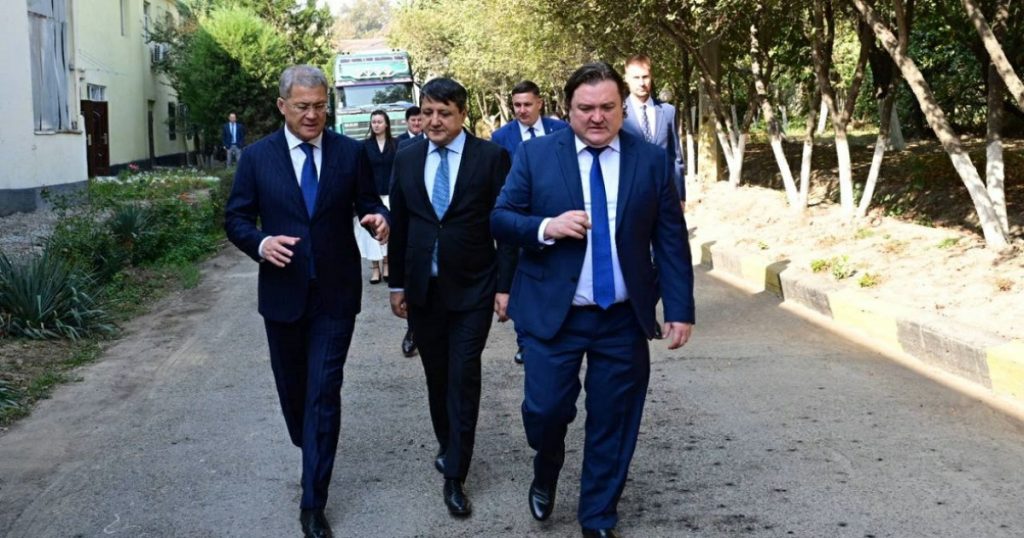 Хабиров подписал соглашение об индустриальном парке в Таджикистане