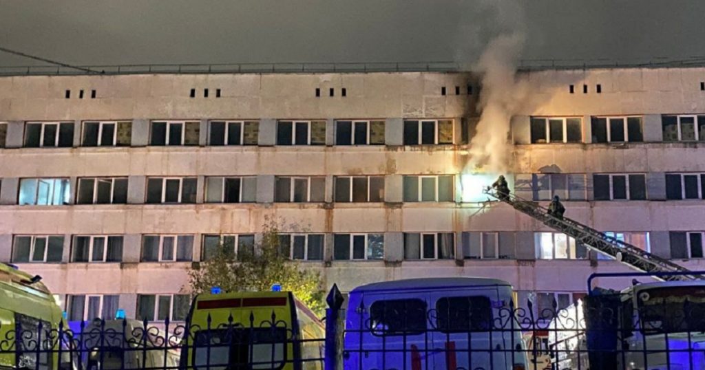 В Уфе тушат пожар в Республиканской клинической больнице