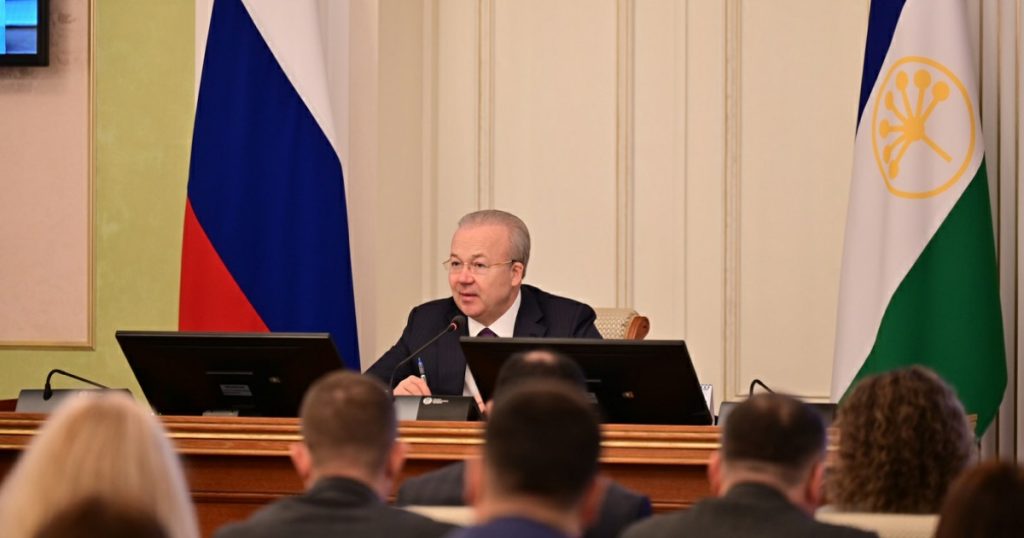 Назаров поручил внедрить ИИ в работу правительства Башкирии