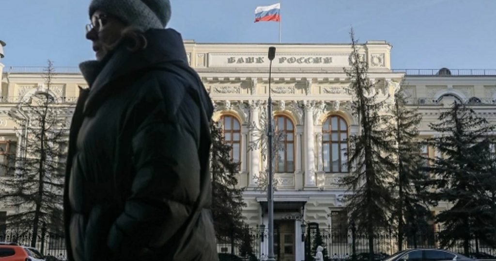 Жители Башкирии за год более 700 раз жаловались на блокировки счетов