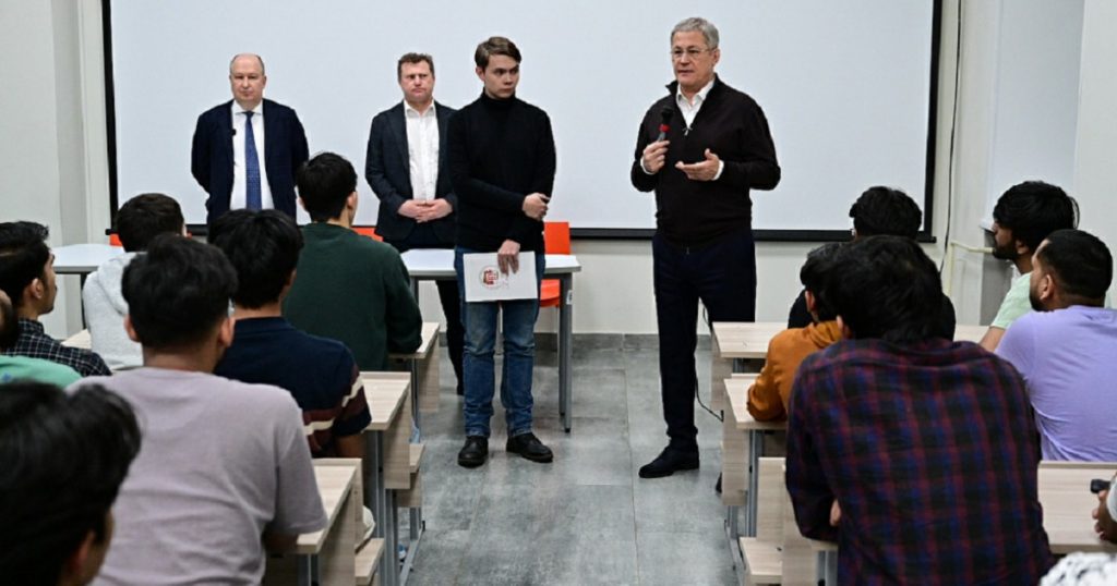 Полиция будет патрулировать территорию общежития в Уфе после нападения