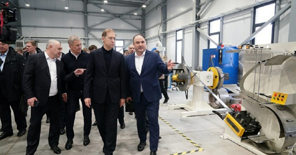 Мантуров обещал поддержать производство двигателей и станков в Башкирии